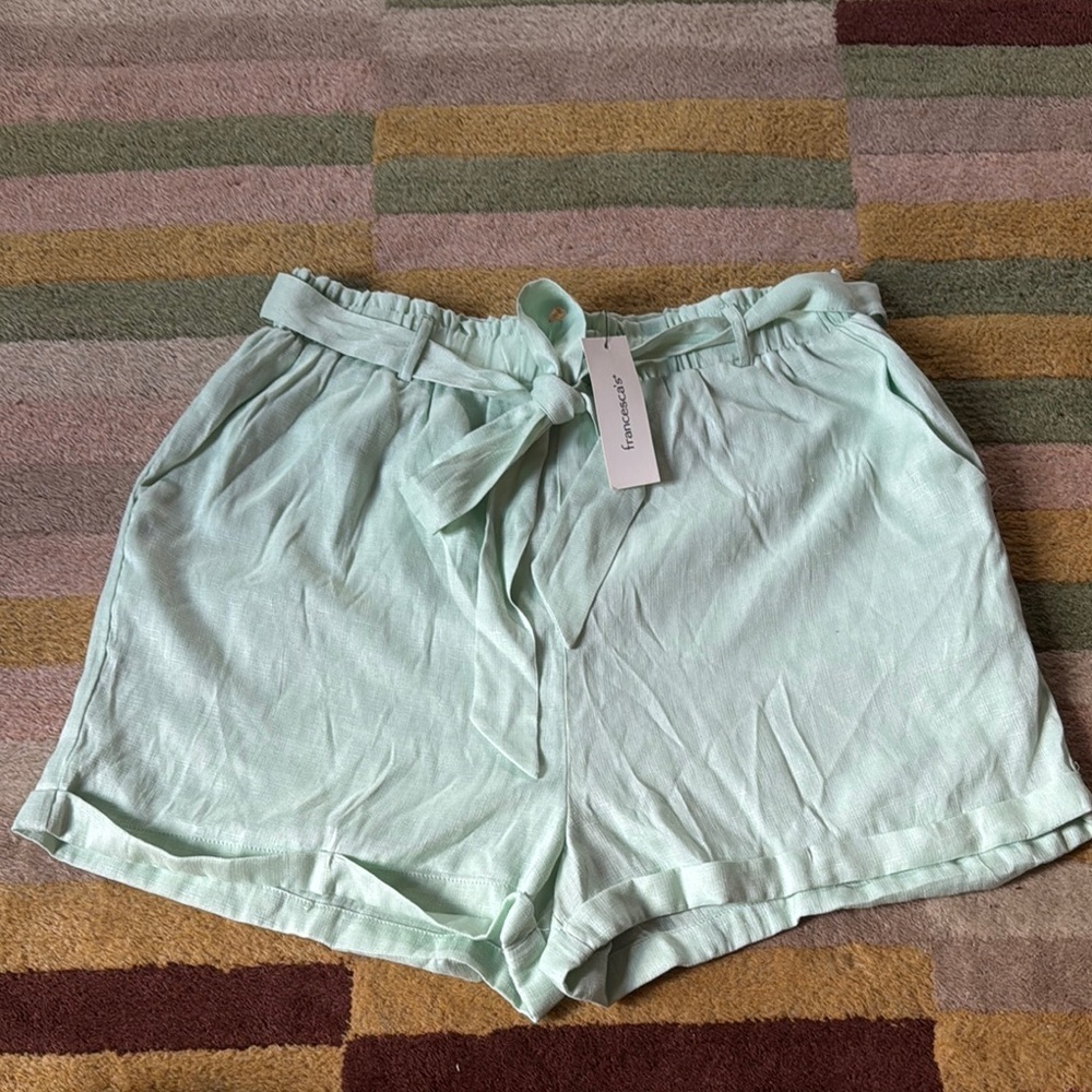 NWT Miami Francesca’s short pants size M